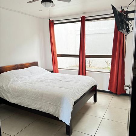 Maria'S Apartments Αλαχουέλα Εξωτερικό φωτογραφία