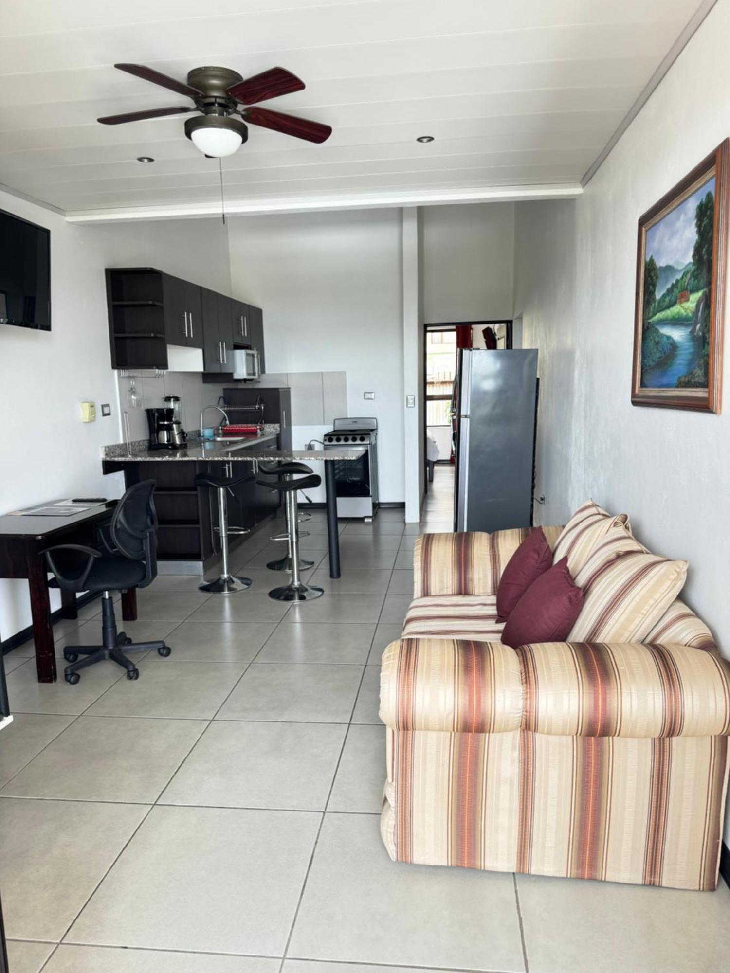 Maria'S Apartments Αλαχουέλα Εξωτερικό φωτογραφία