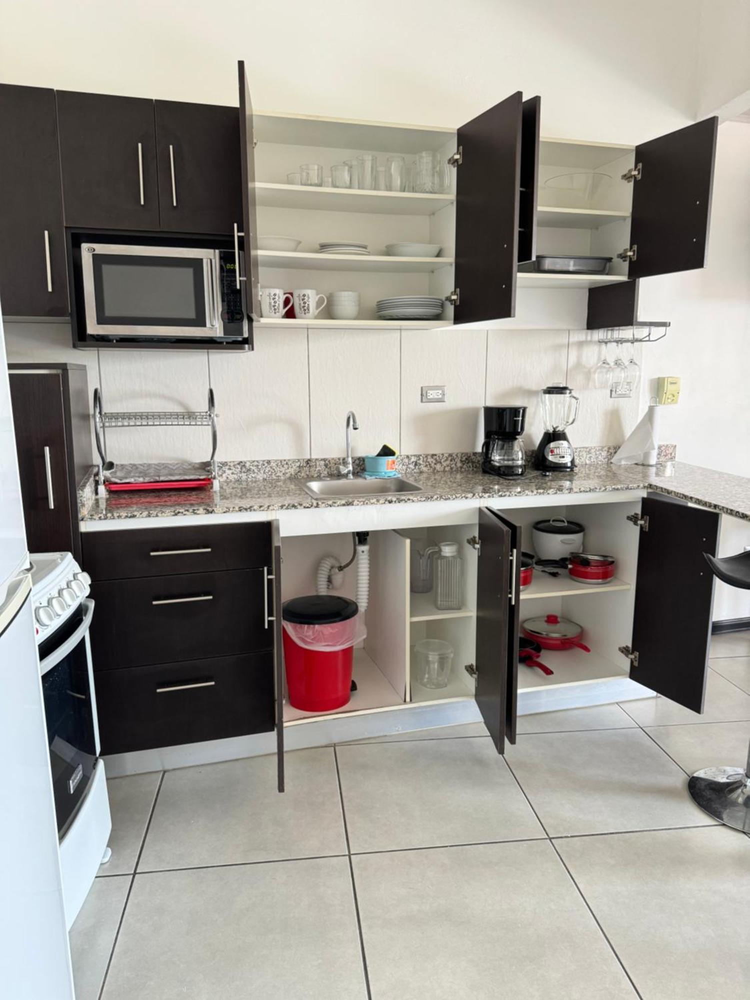 Maria'S Apartments Αλαχουέλα Εξωτερικό φωτογραφία