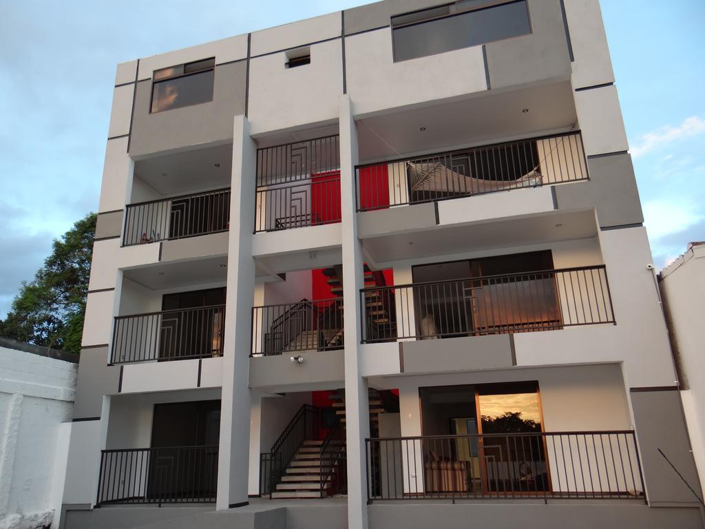 Maria'S Apartments Αλαχουέλα Εξωτερικό φωτογραφία