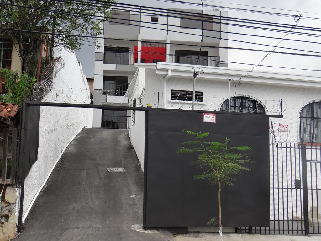 Maria'S Apartments Αλαχουέλα Εξωτερικό φωτογραφία