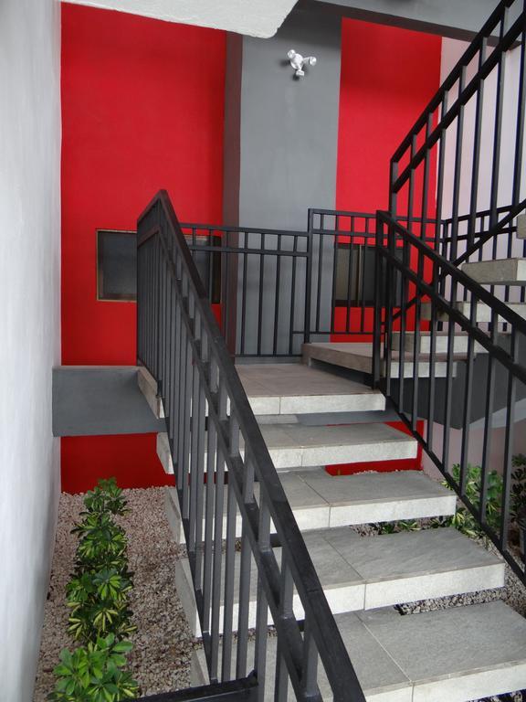 Maria'S Apartments Αλαχουέλα Εξωτερικό φωτογραφία
